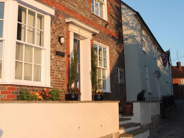 Georgian Riverside Accommodation at Compass Point Hamble