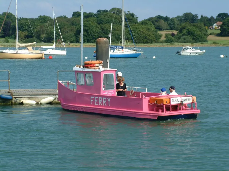 The Hamble-Warsash Pink Ferry