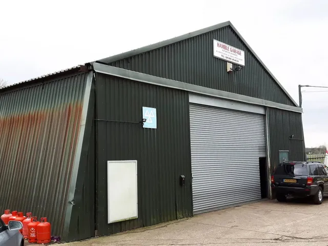 Hamble Garage: Comprehensive Vehicle Services