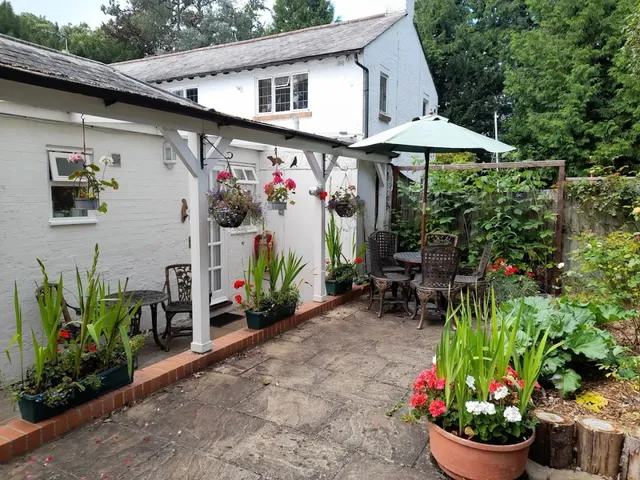 Otter’s Green Woodland Chalet in Botley